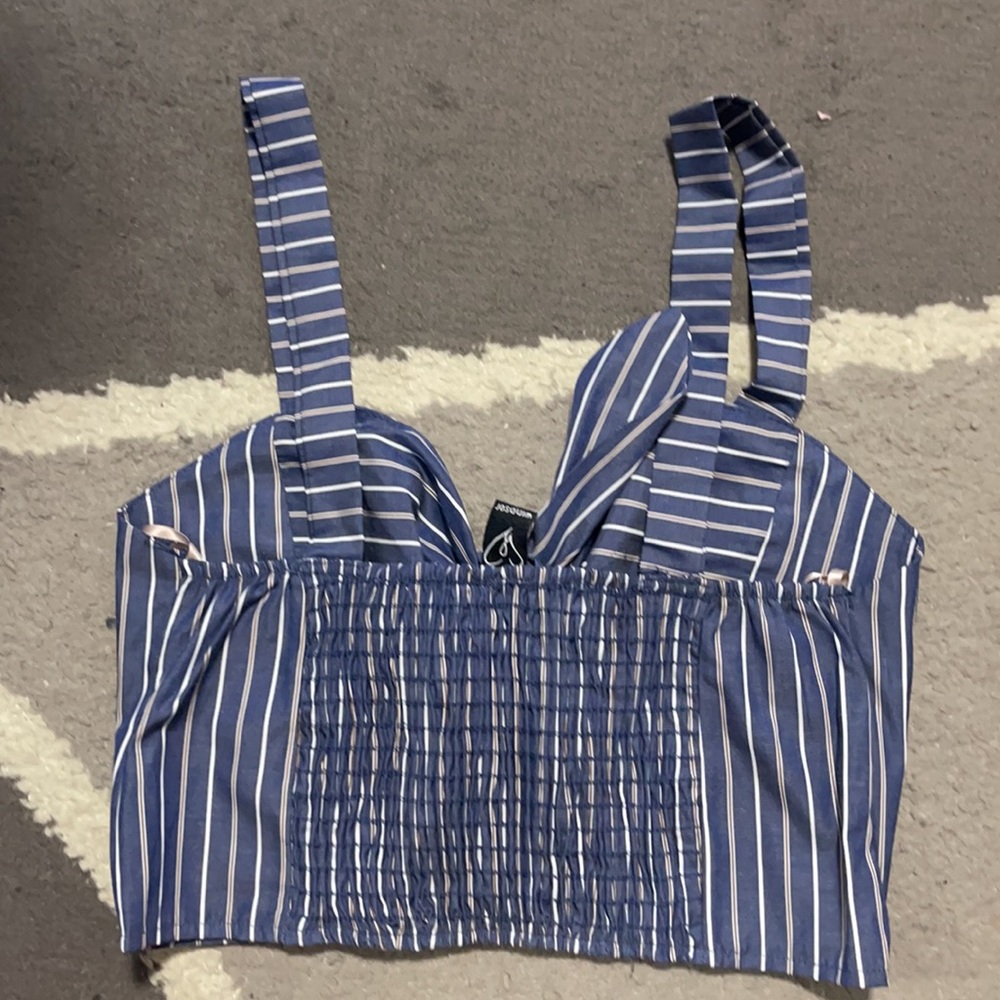 stripped blue and white Windsor tie front crop top - Picture 2 of 3
